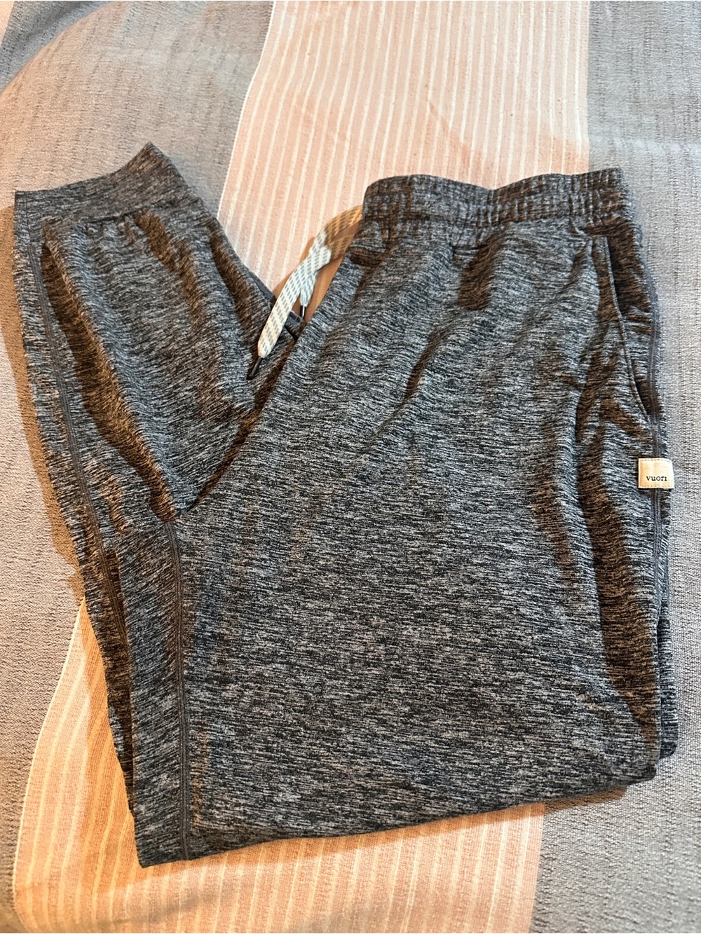 Vuori Performance Jogger Pants Size XL Heathered Black Dream Knit Cozy